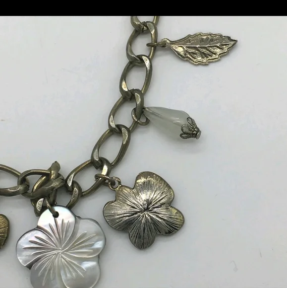 Cookie Lee Charm Necklace – Silver Tone with Leaf & Flower Charms EXC - Picture 8 of 11